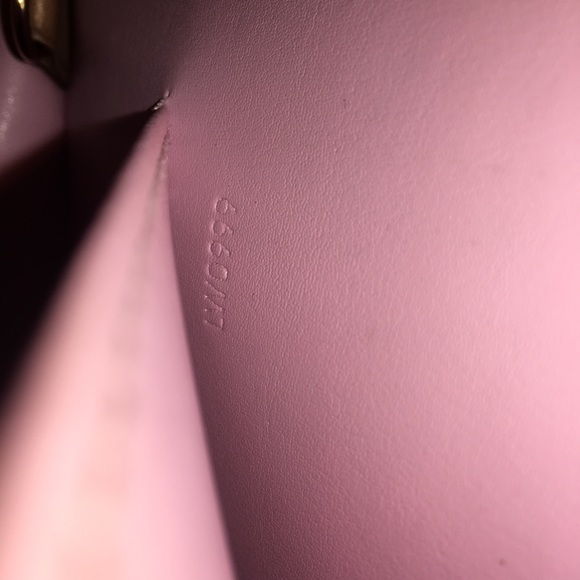 EUC LOUIS VUITTON VERNIS💯% authentic leather tote - Picture 4 of 8